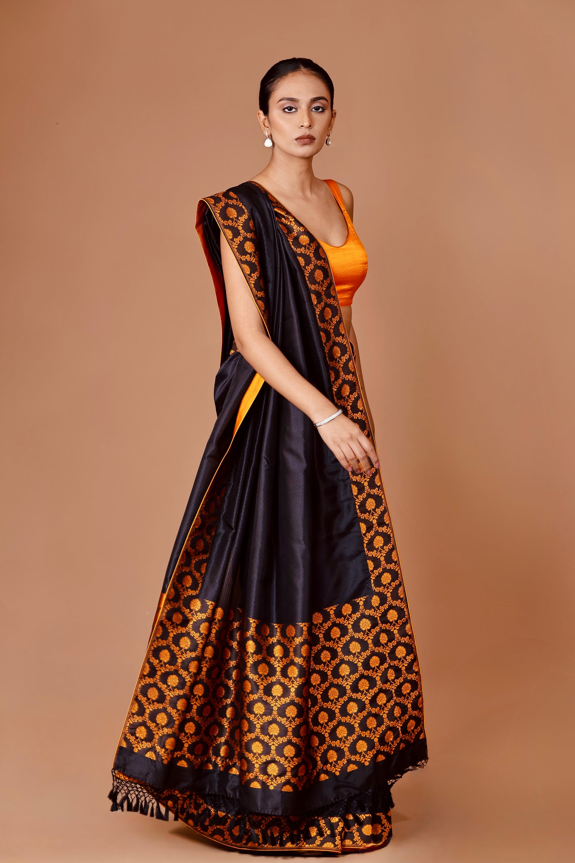 Banarasi Handwoven Black silk tanchoi sari with contrast border and Pallu