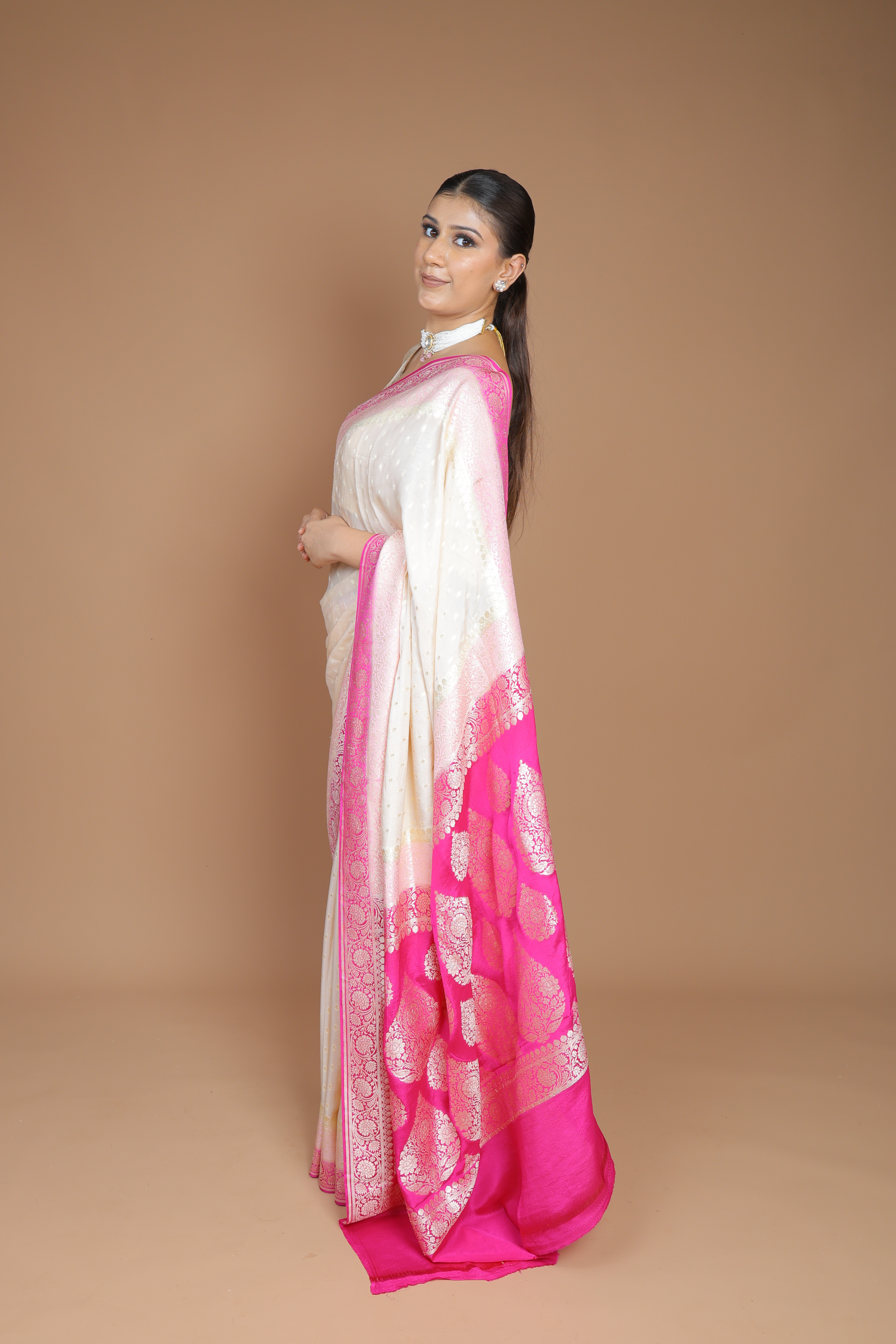 Banarasi Handwoven Crepe Georgette Sari With Contrast Border