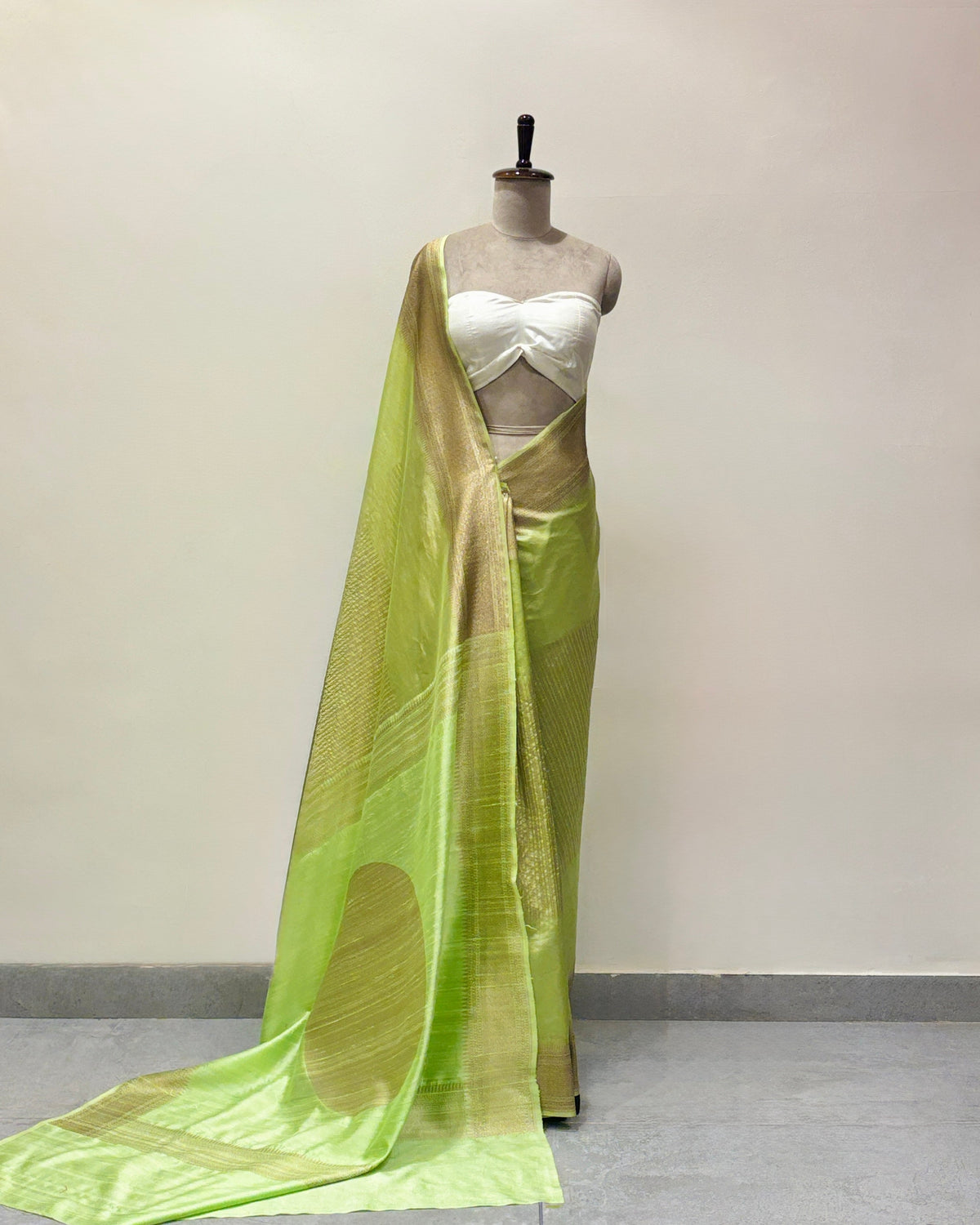 Pistachio green tissue and dupion silk saree detail